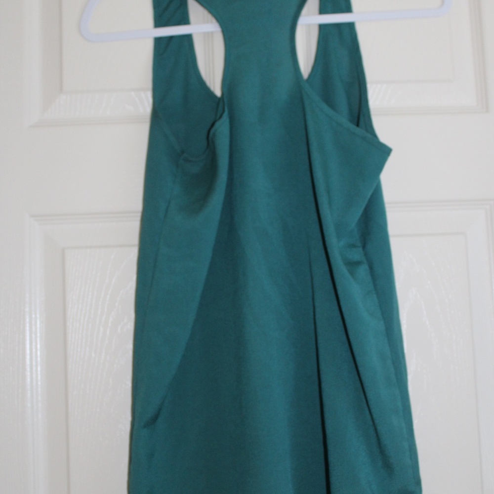 Green Tank - Picture 2 of 2